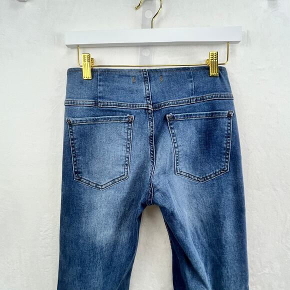 Free People, Pull On Stretch Flare Leg Denim Blue Jeans, Women's 28R - Picture 5 of 13